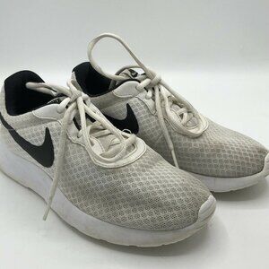 Nike Tanjun 812655-100 White Black Running Shoes Sneakers Low Tennis 6.5 Womens